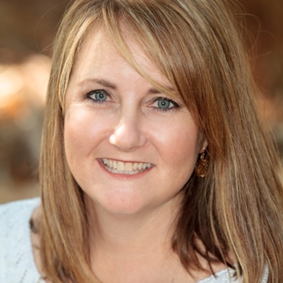 Meet your Posher, April - Picture 2 of 2